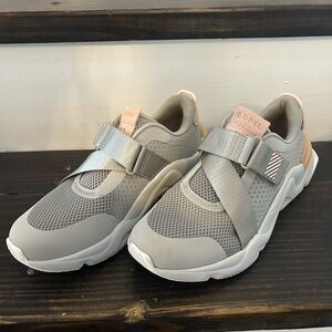 Sorrel Kinetic Renegade Strap Slip on Sneaker, size 9